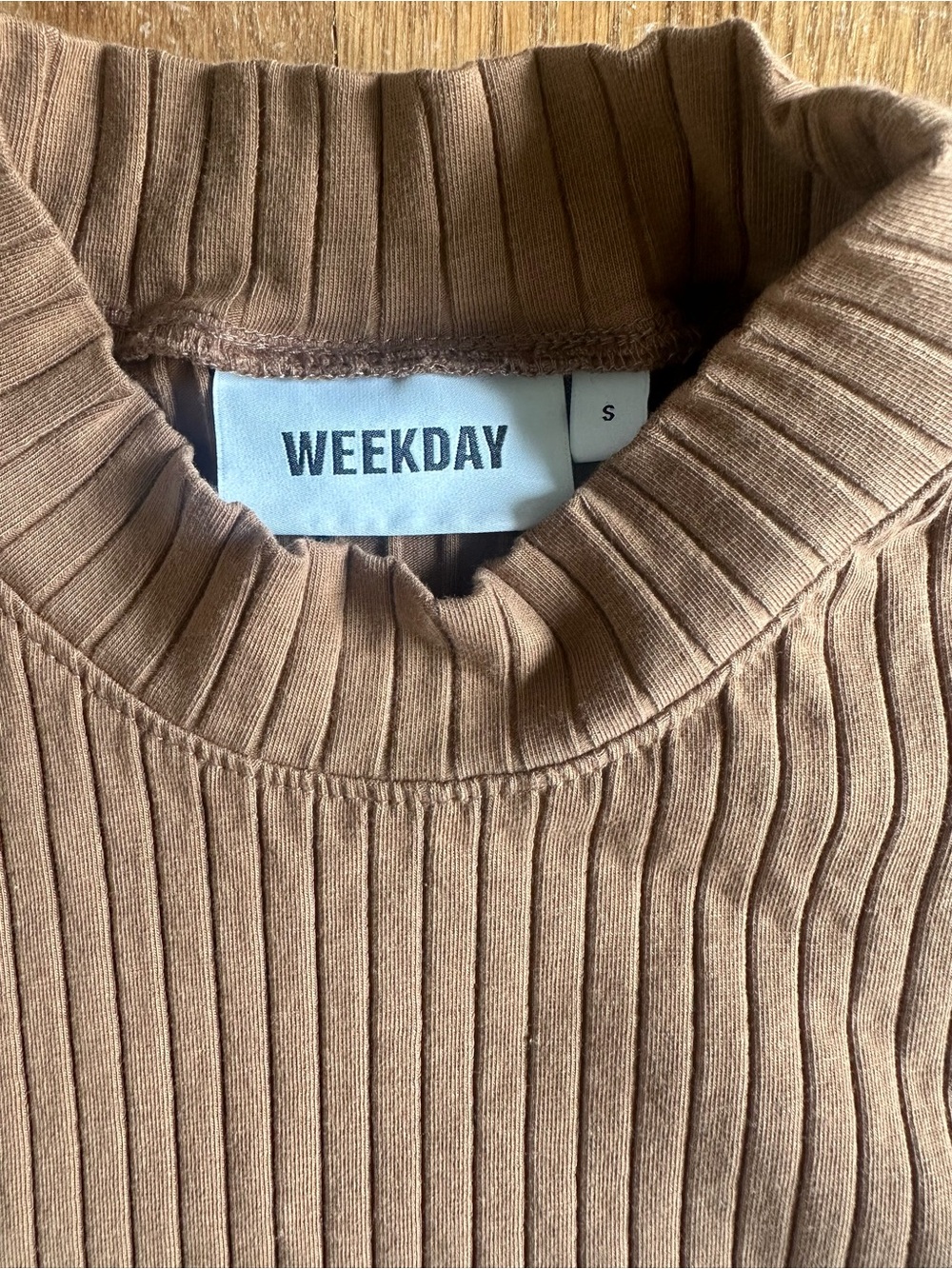 Weekday Ribbed Short Sleeve Turtleneck Tee - Picture 2 of 4